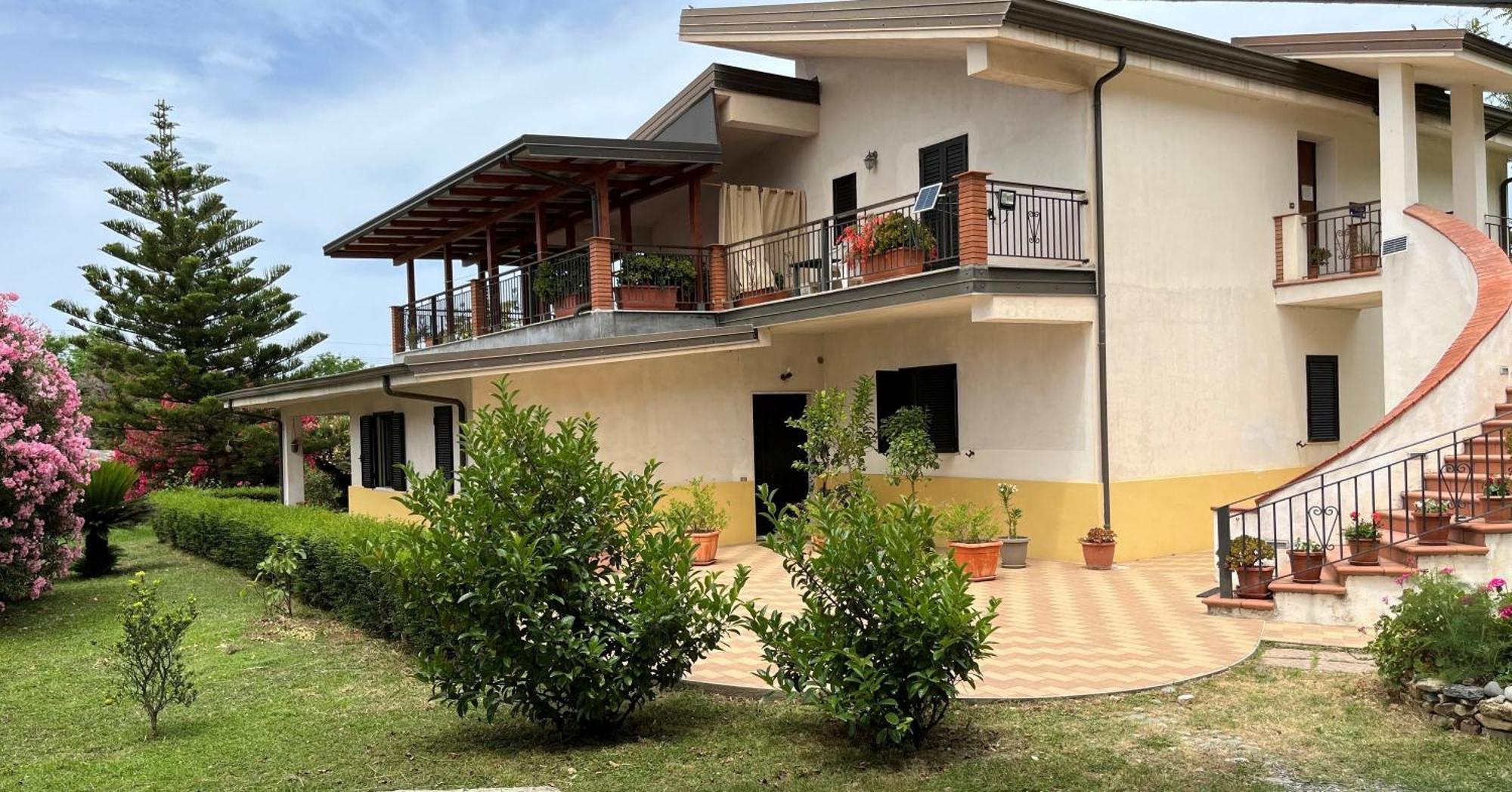 Villa Lidia Паола Екстериор снимка